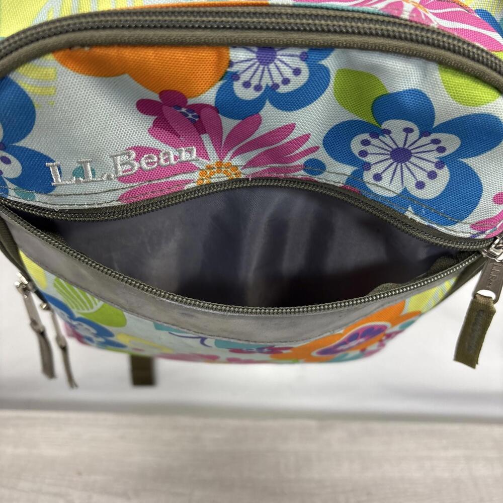 L.L.Bean Deluxe Backpack - Retro Flower Print - Picture 5 of 9